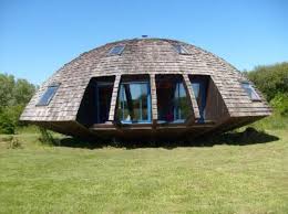 Villa Insolite De Type Domespace Maison Ronde En Bois Region De Quimper Homelidays Maison Ronde Maison Bulle Maison Bois Rond