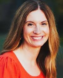 Amanda Spiegel's Instagram, Twitter & Facebook