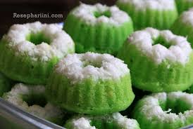 Nah mudah bukan cara membuat kue putu ayu atau sering juga dinamakan sebagai kue putri ayu ini. Resep Putu Ayu Pandan Kelapa Kukus Empuk Dan Anti Gagal Resep Hari Ini