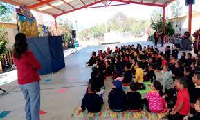 Esta es mi casa, en el al lado izquierdo. Fomenta Ieepo Cultura De Proteccion Civil Con Obra De Teatro Guinol