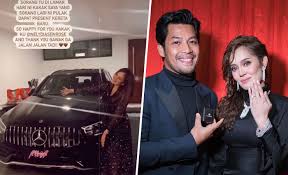 Pemberian kereta mewah berkenaan merupakan hadiah hari jadi daripada mohd. Raysha Gembira Lihat Uqasha Dilamar Nelydia Dapat Hadiah Kereta Mewah Buzzkini