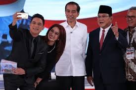 Dalam videonya, yang disiarkan di akaun twitter media sosialnya. Jokowi Diumum Pemenang Pilihan Raya Presiden Indonesia 2019 Edisiviral