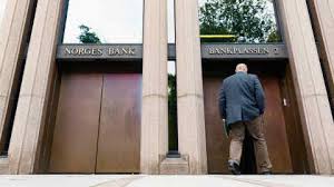Tweets are posted by the bank's communications unit. Norges Bank Financial Times