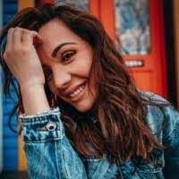 Angela Pineda's Instagram, Twitter & Facebook