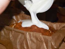 Schneeweißer zuckerguss auch zum einfärben. Zuckerguss Selber Machen So Einfach