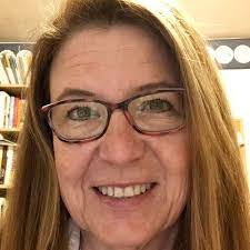 Lisa Wininger's Instagram, Twitter & Facebook