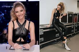 A felvétel a dal 2014 döntőjében a. Dallos Bogi Az X Faktor Dontojeben Flitteres Estelyiben Kapraztatta El A Nezoket Hazai Sztar Femina