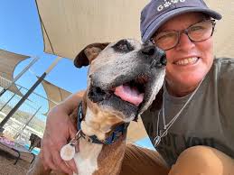 Trotting down the dog run🐶