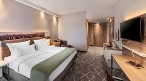 Trains to the city centre take 20 minutes. Holiday Inn Munich City East In Munchen