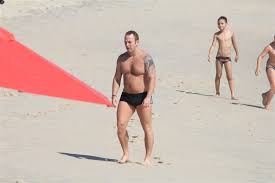 Sérgio hondjakoff is a 36 year old american actor. Sergio Hondjakoff O Cabecao De Malhacao Surge Irreconhecivel Em Praia