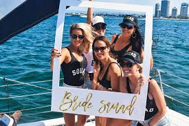 We are temporarily located on the darling river in the charming country town of wentworth, for the month of november 2016. The Ultimate Hens Party Cruise On The Gold Coast