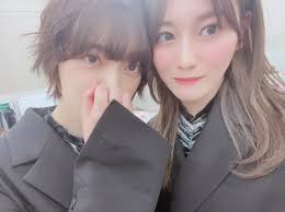 She is the only member in 48group and sakamichi series who achieved eight solo covers in a row. æ¬…å‚46å®ˆå±‹èŒœ å¹³æ‰‹å‹æ¢¨å¥ˆãƒ'ãƒ•ã‚©ãƒ¼ãƒžãƒ³ã‚¹ã¯ ä½•å›žã¿ã¦ã‚‚é³¥è‚ŒãŸã¤ ç´…ç™½è¡£è£…ã®ç§˜å¯†ã‚‚æ˜Žã‹ã™ ãƒ¢ãƒ‡ãƒ«ãƒ—ãƒ¬ã‚¹