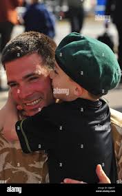 Military homecoming airport hi-res stock photography and images