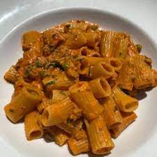 Enjoy house made pastas, skizza (gigi skinny pizzas), bountiful salads, festive mediterranean tapas, farm fresh sides, and innovative fish and meat entrees. Gigi Hudson Valley Takeout Delivery 97 Photos 167 Reviews Italian 6422 Montgomery St Rhinebeck Ny Restaurant Reviews Phone Number Menu Yelp
