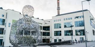 Borås is located at the point of two crossing railways, among them the railway between gothenburg and kalmar. Textilmuseet Textilmuseum In Boras Guidebooksweden