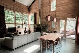 La Maison Nordique Boreale Situee A Sainte Adele Une Demeure Contemporaine Tout En Etant Bien Ancree Dans La Culture Quebecoise Maison Maison Nordique Architecture