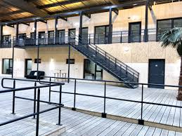 Grand soleil hollywoodschaukel zum kleinen preis hier bestellen. Un Si Grand Soleil La Machine De Guerre De France 2 Face A Demain Nous Appartient Tf1 Et Plus Belle La Vie France 3 Toutelatele