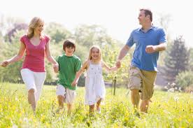 Resultado de imagem para imagem de familia feliz