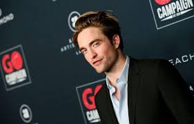 Robert douglas thomas pattinson (born 13 may 1986) is an english actor. Robert Pattinson Shot His Own Gq Cover In Quarantine