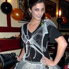 Hippie party feiern ideen deko outfit. Hexenkostume Schnittmuster Und Bastelanleitungen Halloween Kostum Hexe Selber Machen Halloween Kostum Spinne Kostum Spinne Selber Machen