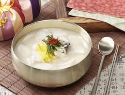 설날은 새해의 첫날을 기념하는 명절이다. ì„¤ë‚ ìŒì‹ì¢…ë¥˜ ë§Žì•„ì„œ í–‰ë³µí•˜ë‹¤