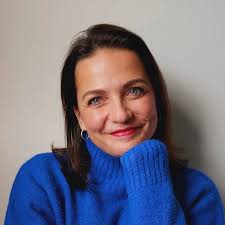 Heyy! I'm the founder of Her Promise Circle Women's Wellness Community and  I also have a podcast !