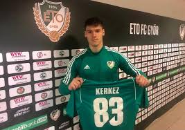 Milos kerkez è un classe 2003 arrivato al milan lo scorso febbraio.si tratta di un giovane terzino di nazionalità ungherese che nella parte. Ujabb Kerkez Az Eto Ban Hirek Eto Fc Gyor