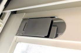 赤ちゃんの網戸からの転落防止に網戸をロックする richell リッチェル 網戸ストッパーr を購入したよ オカダマ 網戸 網戸 ロック リッチェル