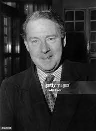 Jonathan Penrose's Instagram, Twitter & Facebook