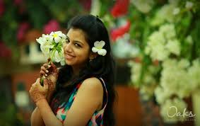 Our hand picked collection showcases the must take wedding photo shots with the groom, bridesmaids and all the guests for your inspiration. 40 Beautiful Kerala Wedding Photography Examples And Top Photographers