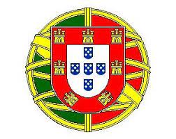 Como todas as bandeiras da europa , a bandeira portuguesa sofreu várias alterações ao longo da em 1910 ficou partida de verde e encarnado, com o escudo das quinas, sem qualquer timbre. Viajando No Tempo E No Espaco