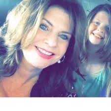 TU Y YO AT OFELIA'S SALON