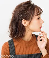 ボブの冬映えヘアアレンジ サイドねじりヘアリングで華やかに