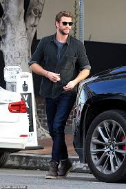 The official facebook page for liam hemsworth management: Liam Hemsworth Looks Happy And Relaxed Just A Day After Finalising His Divorce From Miley Cyrus Readsector