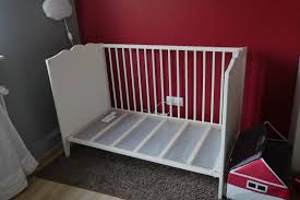 Kinderbett mit rausfallschutz hausbett haus holz bettenkauf 160x80cm. Vom Baby Zum Kleinkind Ikea Hack Furs Babybett Utiniswundertuete De