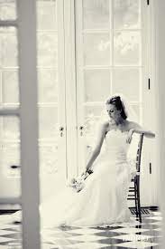 Pin By Lauren Jackson On Photography Bridal Portrait Poses Indoor Bridal Portraits Wedding Photography Poses