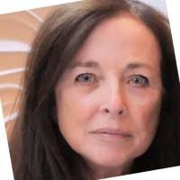 Elizabeth Nell's Instagram, Twitter & Facebook