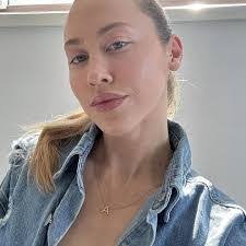 Cassidy Johns's Instagram, Twitter & Facebook