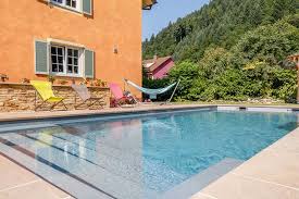 Pool & wasser experte aus leidenschaft. Gartentipps So Schutzen Sie Ihren Pool Vor Algenbefall