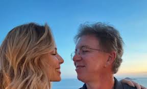 Eliana assiste ao musical 'Wicked' com marido e filhos em São Paulo