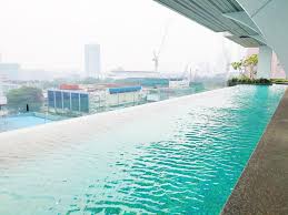 Kolam renang berbentuk oval sangat cocok untuk tipe kolam yang sempit. 5 Star Apartment Infinity Pool 4 Pax 1 Min To Jaya One Petaling Jaya Harga Terkini 2021