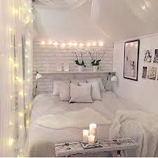 Think plush throws, gauzy canopy beds, mood lighting, and evocative artwork. Lampenideen Info White Bedroom Decor Small Bedroom Decor Romantic Bedroom Lighting