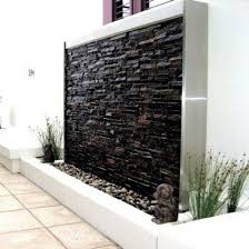 48 Ideen Einer Originellen Wasserwand Fur Ihren Garten Wasserwand Garten Wasserelemente Im Freien Aussenbrunnen