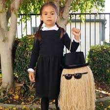 Trucchi e abiti per bambini, bambine, uomini, donne, per travestimenti di gruppo con la famiglia o con gli amici. Costumi Di Carnevale Per Bambini Fatti In Casa Semplici E D Effetto Dilei