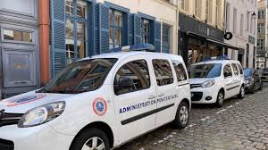The lyrics of my songs have meanings that i let my listeners interpret. Leers La Prison Apres Des Coups De Barre De Fer Sur Le Parking D Electro Depot