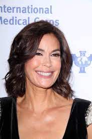 50 Best Hairstyles For Square Faces Rounding The Angles The Right Hairstyles For You Square Face Hairstyles Hairstyles For Rectangular Faces Cool Hairstyles