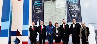 Con una acto en la vereda de su kehilá, la comunidad israelita renovó el pedido de justicia para condenar a los responsables del trágico atentado de la amia en 1994, que se cobró la vida de 85 personas. Canciller Ribera Participa En Homenaje A Las Victimas Del Atentado A La Amia Minrel