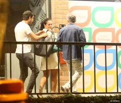 Her father is a retired military policeman while her mother is a housewife. Paolla Oliveira E Sergio Guize Curtiram Jantar Acompanhados De Osvaldo Mil Purepeople