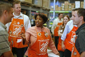 Custom Logo Aprons Worn By Home Depot Employees Logo Aprons Clothing Logo Apron