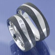 Carbon Weissgold Welle Trauringe P4063529 In 2020 Trauringe Schone Ringe Und Manner Ringe